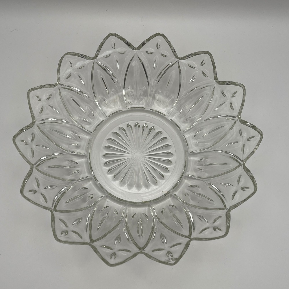 VINTAGE Federal Clear Glass Petal Pattern Bowl Serving Dish Candy Trinket Dish